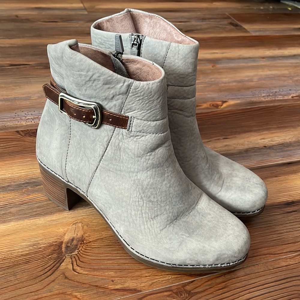 Dansko 39 Booties Boots Shoes Heels Zip Gray Leather Buckle Office Ladies